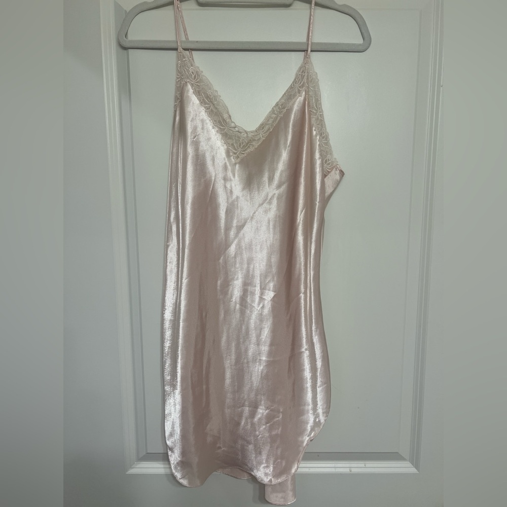 VTG Victoria's Secret Gold Label Pink Champagne Satin Lace Slip sz L ptp 18